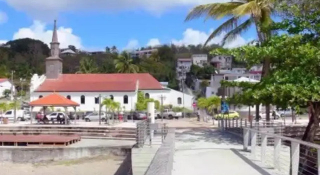 Villa TrÔpik Diamond + Bungalow, Varaa Villa Mökit kohteessa Fort-de-France, Mökki