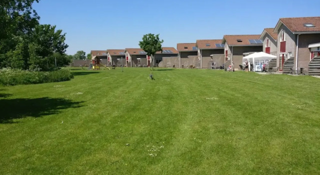 Semi-detached House in Franeker With a Shared Pool, Rezervovat Hotel Franeker Friesland