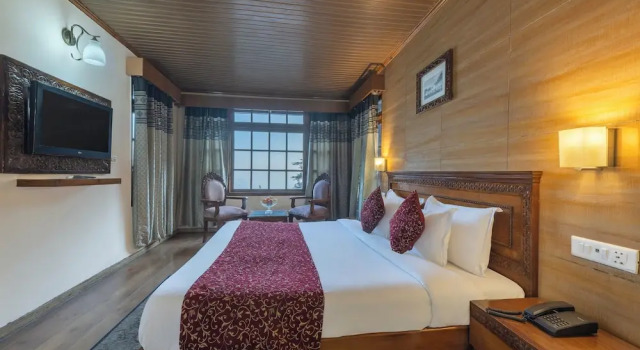Номер Executive Wingait Inn - Hotel Near The Mall Road