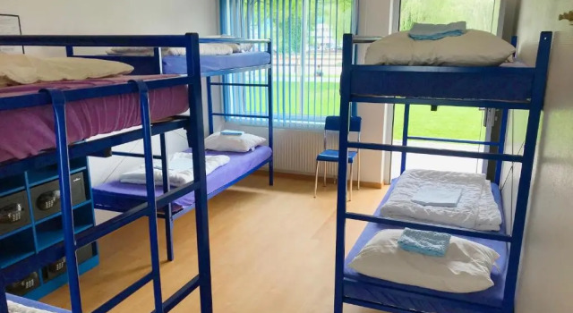Кровать в общем номере Swiss Hostel Lago Lodge