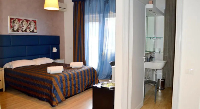 Номер Superior Check-Inn Rooms