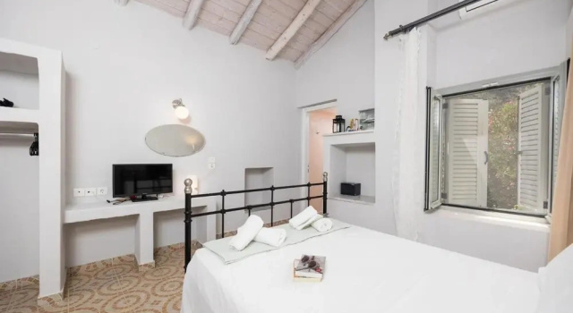 Aimilia Cottage in Longos