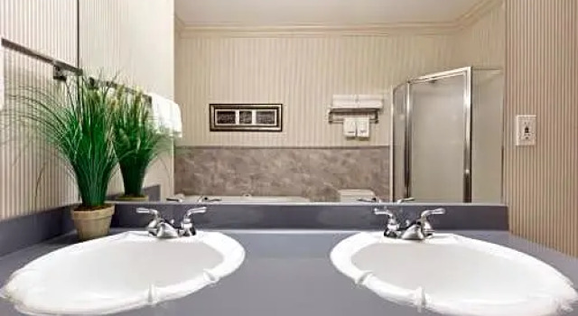 Lüks dört kişilik oda Border Inn and Suites Lloydminster