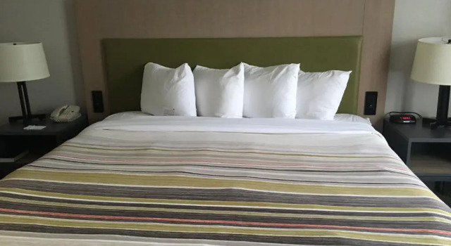 Номер Standard Country Inn & Suites by Radisson, Camp Springs Andrews Air Force Base , MD