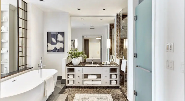 Номер Luxury Пентхаус с 2 комнатами с частичным видом на море Loden Vancouver