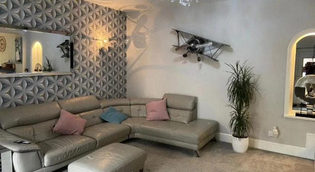 Loveliest Homes Paignton - Casa Marina - 3 bed, 2 bathroom house, balcony, parking, Varaa Hotelli Paignton Devon, lähellä Paignton Beach