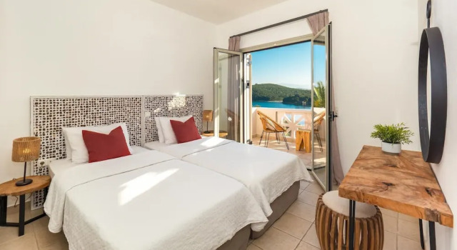 Villa Eva in Corfu With 3 Bedrooms and 3 Bathrooms, Забронировать Вилла Отели периферии Ионических островов с парковкой, Парковка