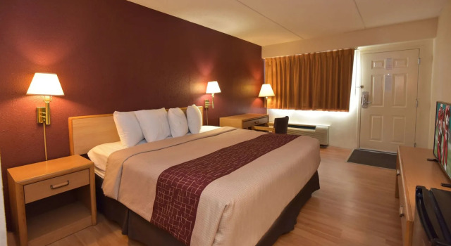 Red Roof Inn Shelbyville, Book Hotel Hoteller i Shelbyville med parkering, Parkering