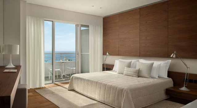 Двухместный люкс The Mediterranean с видом на море Mediterranean Beach Hotel