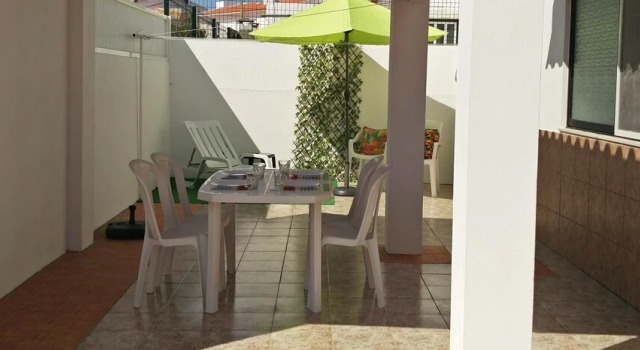 Nazaré with Garden and Barbecue, Rezervovat Hotel Hotely v Oeste s parkováním, Parkování