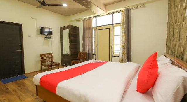 OYO 24539 Hotel Isvara Inn