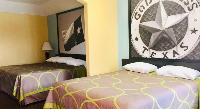 Четырёхместный номер Standard Quality Inn Montgomery - Lake Conroe