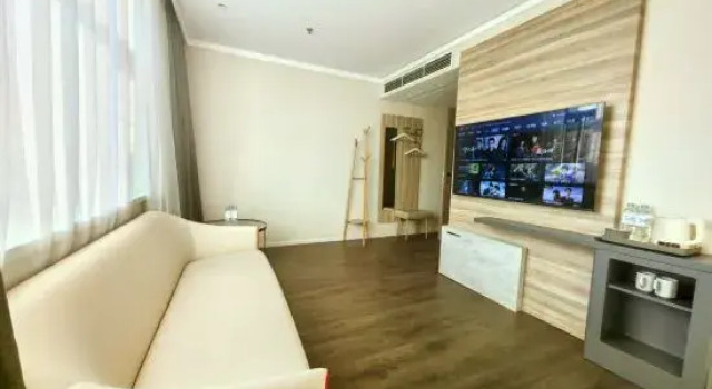Люкс HanTing Premium Hotel (Mudanjiang Pedestrian Street Railway Station)