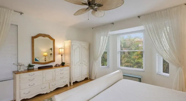 Villa Livella 3 Bedroom Home by RedAwning