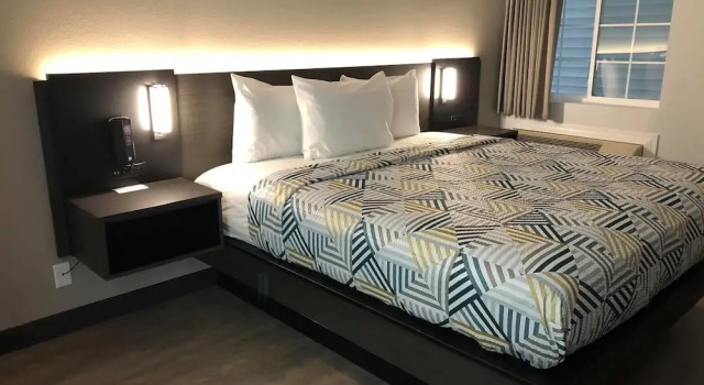 Econo Lodge Inn & Suites, Prenota Hotel Hotel a Oklahoma con piscina, Piscina