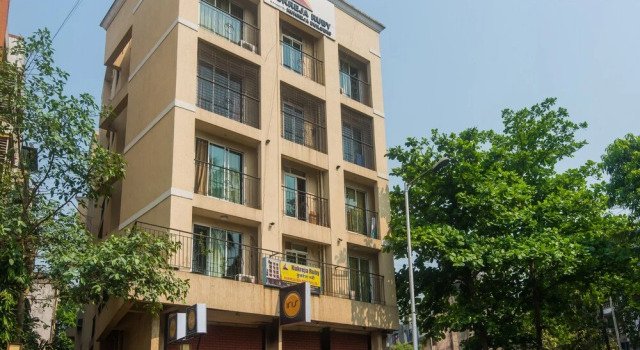 Capital O 23097 Iris Suites, Забронировать Отель Отели штата Махараштры 3 звезды, 3*
