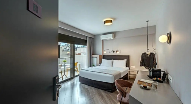 Двухместный номер Standard с балконом BED in Athens