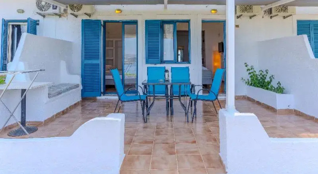 Апартаменты с видом на море Metaxatos Apartments