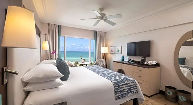 Номер Standard oceanfront The Palms Hotel & Spa