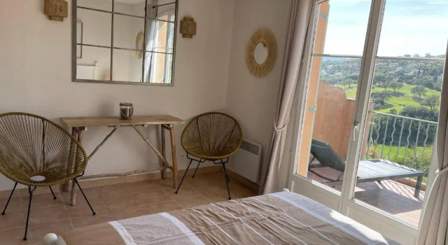 Коттедж с 2 комнатами Villa "Les Greens" - Ste Maxime - 6 pers - Fibre - Proche Plages et Centre-Ville