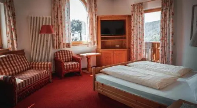Hotel Sonnenhof, Забронировать Отель Отели и гостиницы Кастельротто, рядом с Подъемник Маринценлифт, Отель