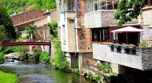 Maison de 2 chambres avec jardin clos et wifi a Saint Floret, Prenota Hotel Saint-Floret 