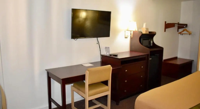 Номер Standard Rodeway Inn Terre Haute near University