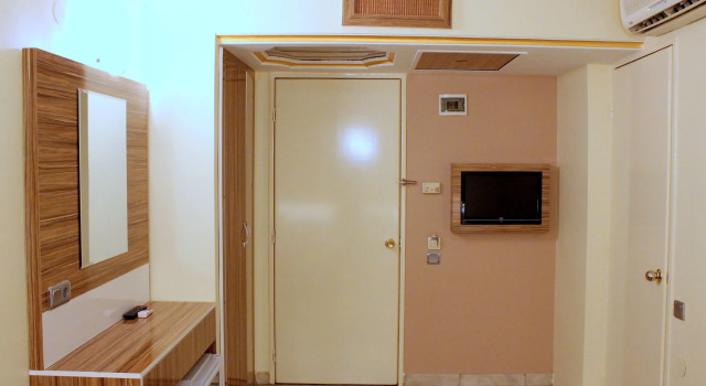 Yaztur Hotel, Забронировать Отель Фатих Стамбул, рядом с Библиотека Стамбульского университета