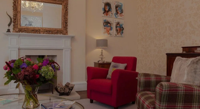 Victorian Townhouse at Stockbridge, Забронировать Дом для отпуска Виллы Эдинбурга, рядом с The Royal Bank of Scotland, Вилла