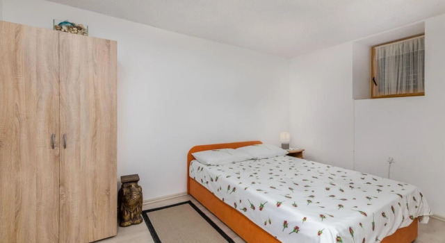 Amazing Home in Zupanje With Wifi and 1 Bedrooms, Prenota Hotel Hotel a Isole Quarnerine con parcheggio, Parcheggio