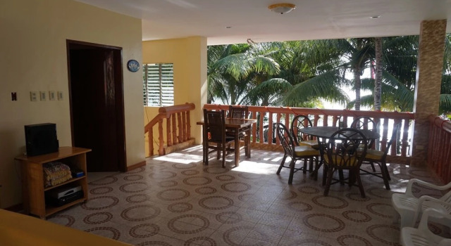 Семейный номер Standard с балконом и с видом на море Wellbeach Dive Resort