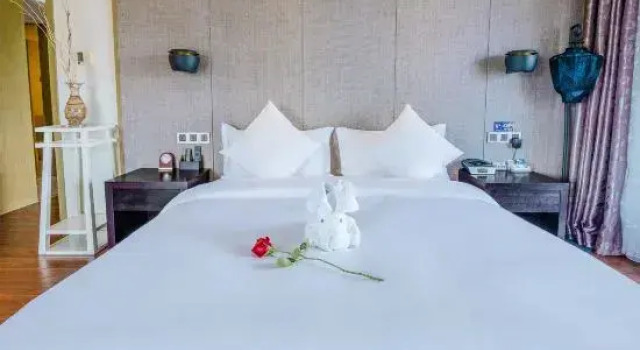 Люкс Luxury Erhai Zhimen Leisure Hotel