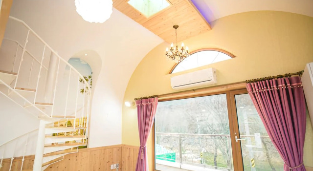 Geumsan Forest White Castle Pension, Prenota Hotel Geumsan Daejeon