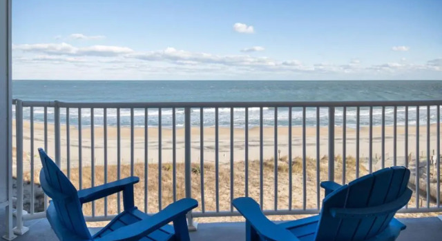 Четырёхместный номер Standard oceanfront SeaLoft Oceanfront Hotel