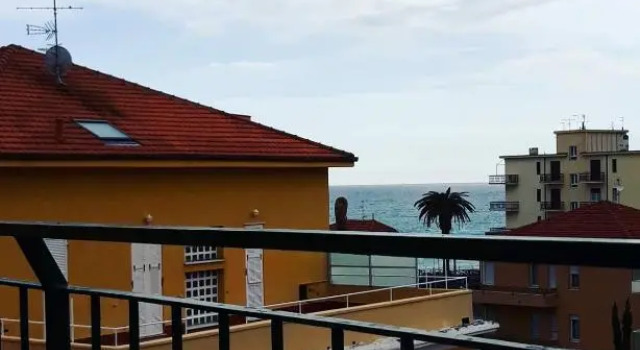 Четырёхместный номер Standard с балконом Hotel Geppi