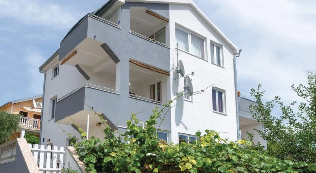 Awesome Apartment in Krusevo With 3 Bedrooms and Wifi