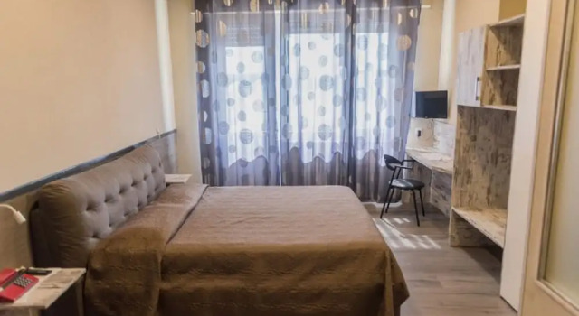 Standard Kolmen hengen huone parvekkeella Hotel Royal