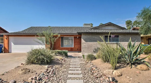 Fire Pit, Heated Pool: Central Tempe Escape!, Забронировать Дом для отпуска Пруд в Темпе 