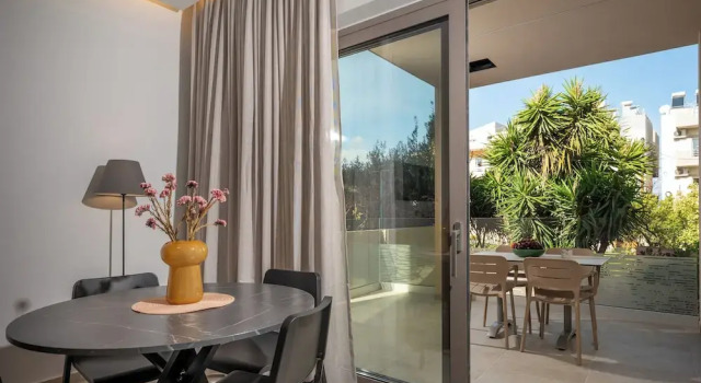 Апартаменты Luxury Цокольный этаж с балконом MaGiAn Luxury Apartments