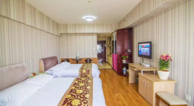 Четырёхместный номер Superior Golden Tree Business Hotel