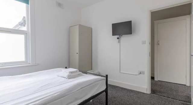 Spacious & Newly Renovated 4BD House East Ham!, Varaa Lomakoti Mökit kohteessa Merseyside, Mökki