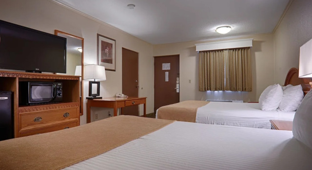 Четырёхместный номер Superior Red Coach Inn