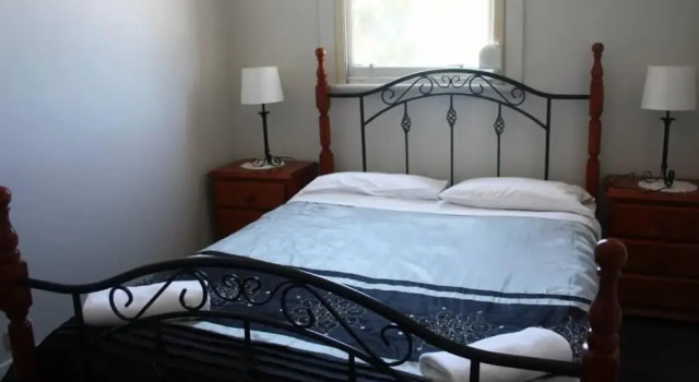The Eastern Hotel Accommodation, Book Hotel Ballarat Goldfields