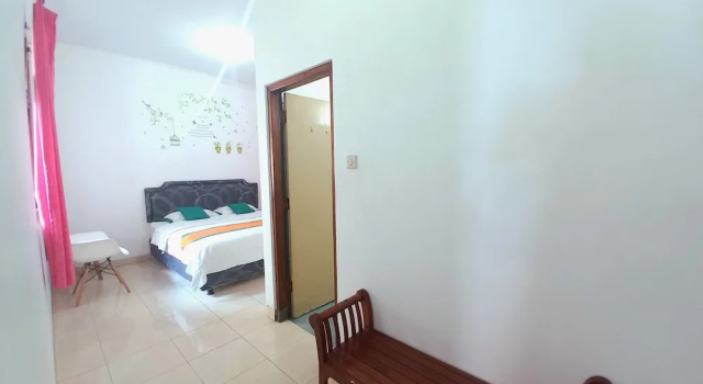 Коттедж с 4 комнатами Homestay Jogja 4 Kamar Tidur Full AC Seputaran Umbulharjo dekat Gembiraloka