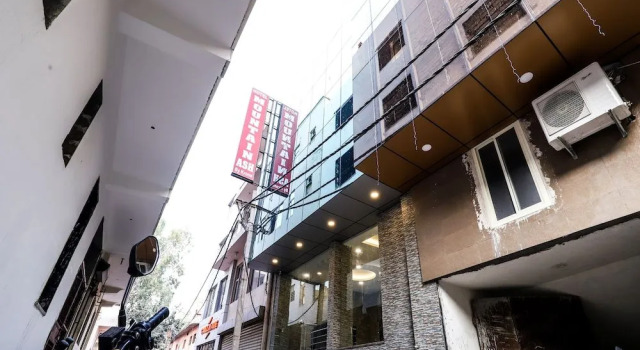 Hotel Moreton, Забронировать Отель Отели Нью-Дели с завтраком, Завтраки