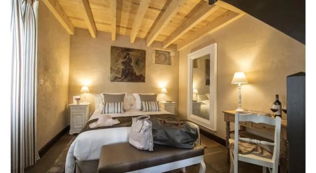 O podwyższonym standardzie pokój La Sauternaise, luxury Boutique B&B