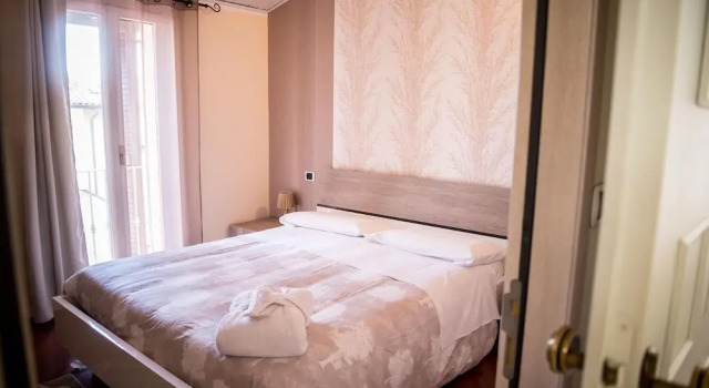 Hotel Lonatino, Забронировать Отель Отели в центре Лонато-дель-Гарды с завтраком, отели в центре Лонато-дель-Гарды с завтраком