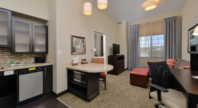 Двухместный номер Standard c 1 комнатой Staybridge Suites Rochester by IHG