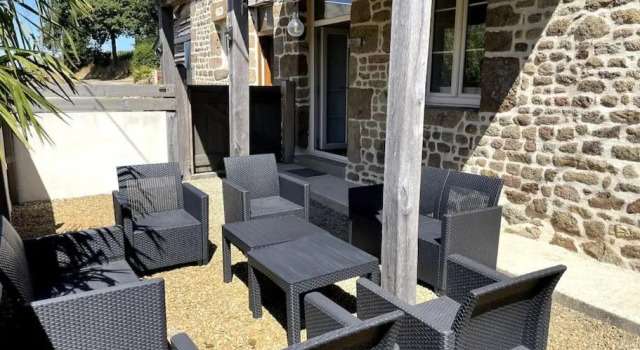 Gites Le Bisson, Book Hotel Hotels in Manche with Parking, Parking