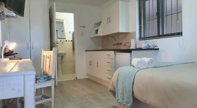 Tyger Hills Guest House, Забронировать Гостевой дом Белвилл Северный пригород Кейптауна, рядом с South African Rugby Union